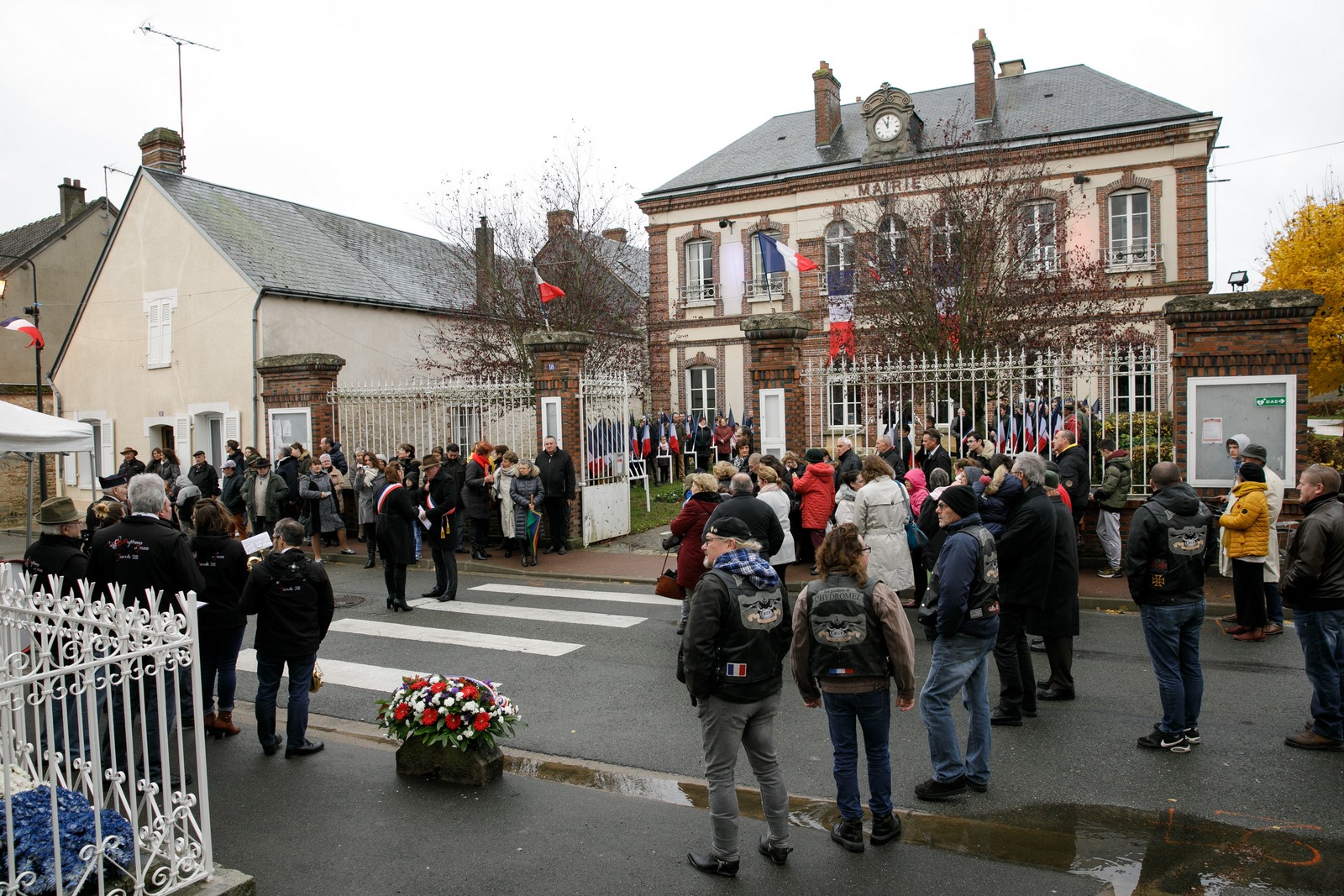 Les albums | Site de la commune de Prunay-le-Gillon