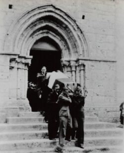 Enterrement - Eglise Saint-Denis de Prunay